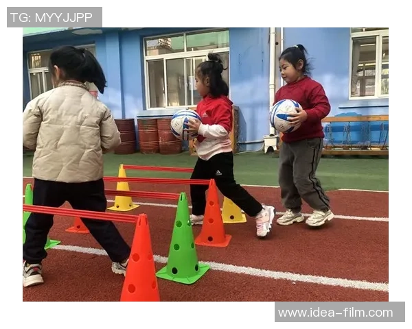 深入解析足球点评词的魅力与应用技巧助你成为足球评论达人 深入解析足球点评词的魅力与应用技巧助你成为足球评论达人